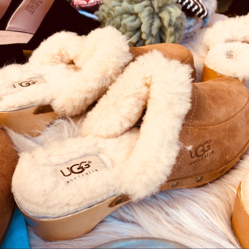 Ugg clog